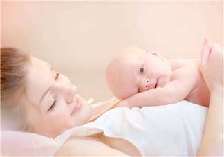 经过母体生产的婴儿出现抑郁症,症状包括哪些?